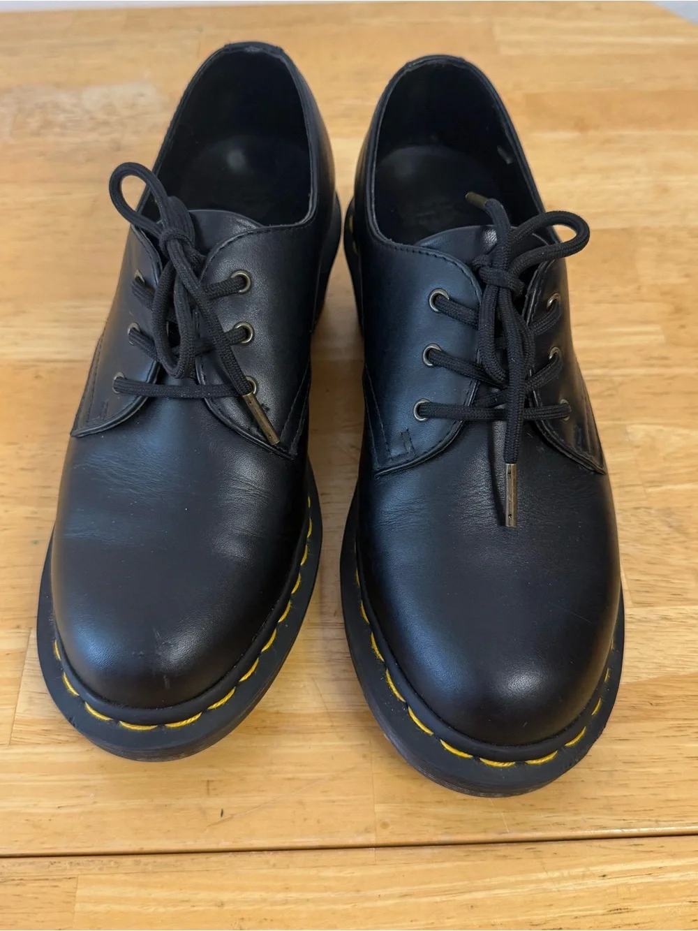 Dr. Martens Women's Amory Heel Oxford Shoes Black Soft Leather Size 8